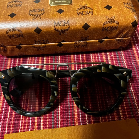 MCM sunglasses - Picture 2 of 9